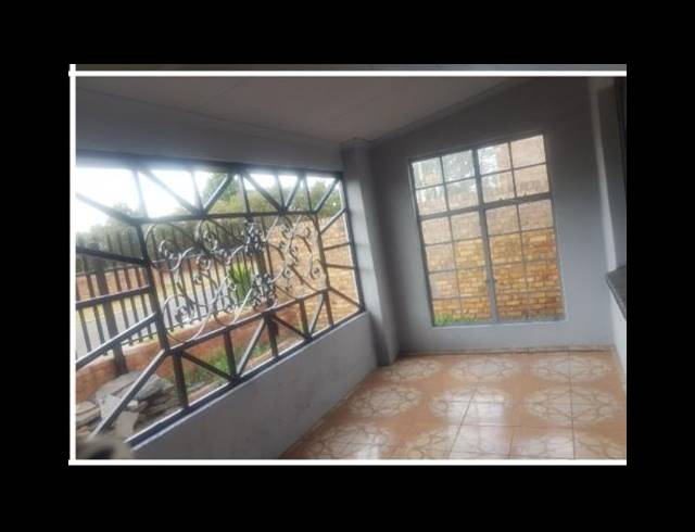 5 BEDROOM HOUSE FOR SALE IN MACKENZIEVILLE